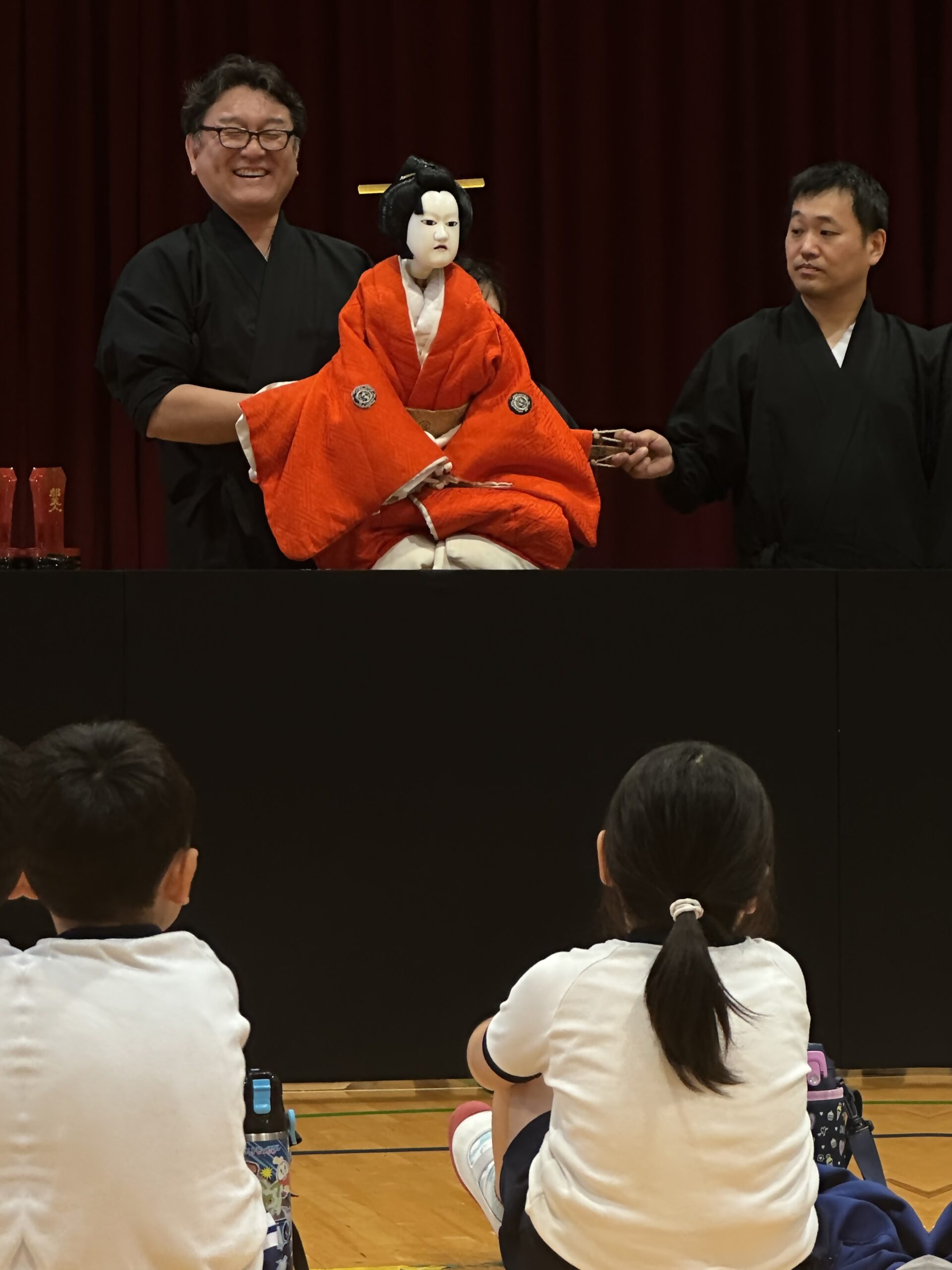 倭文小学校でワークショップを行いました | 淡路人形座